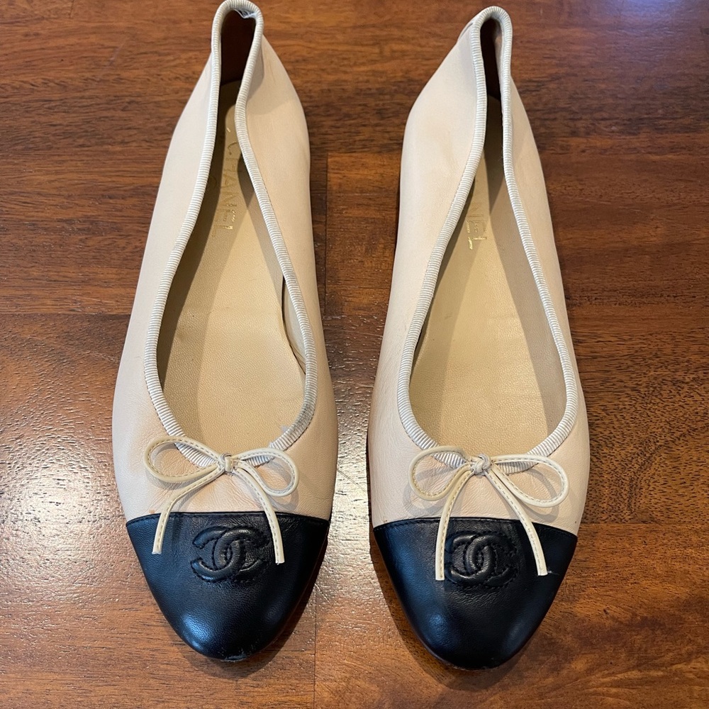 CHANEL FLATS